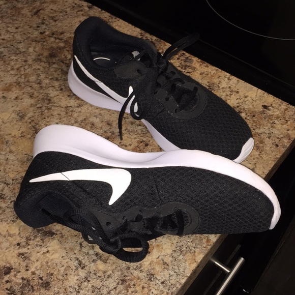 Nike Shoes - Black Nike Tanjun Sneaker Nike Shoes - Black Nike Tanjun Sneaker